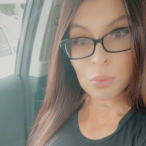 Meet your Posher, Felicity